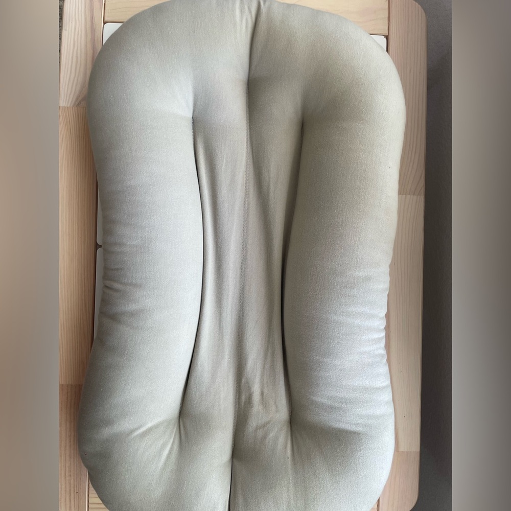 Snuggle me organic infant lounger